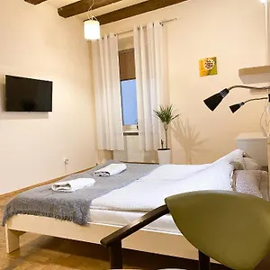 Hostal Faust Aparthostel, Cracovia