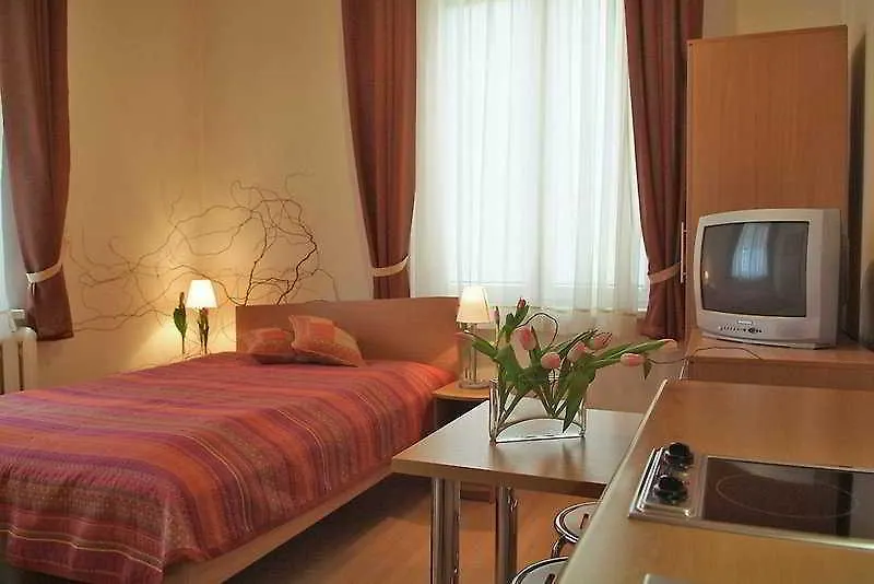 Maly Krakow Aparthotel 2*,